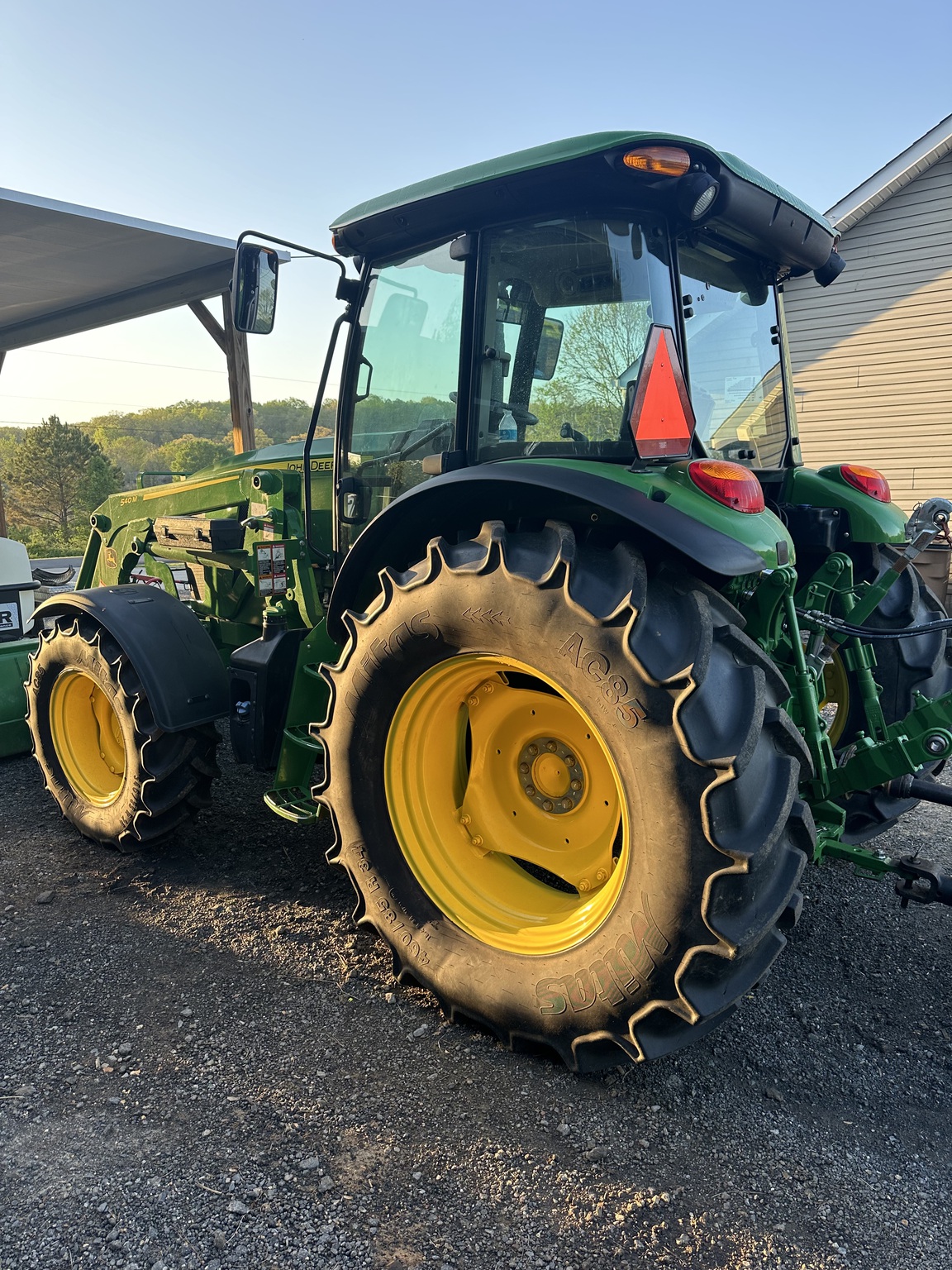 2022 John Deere 6135E Image 2