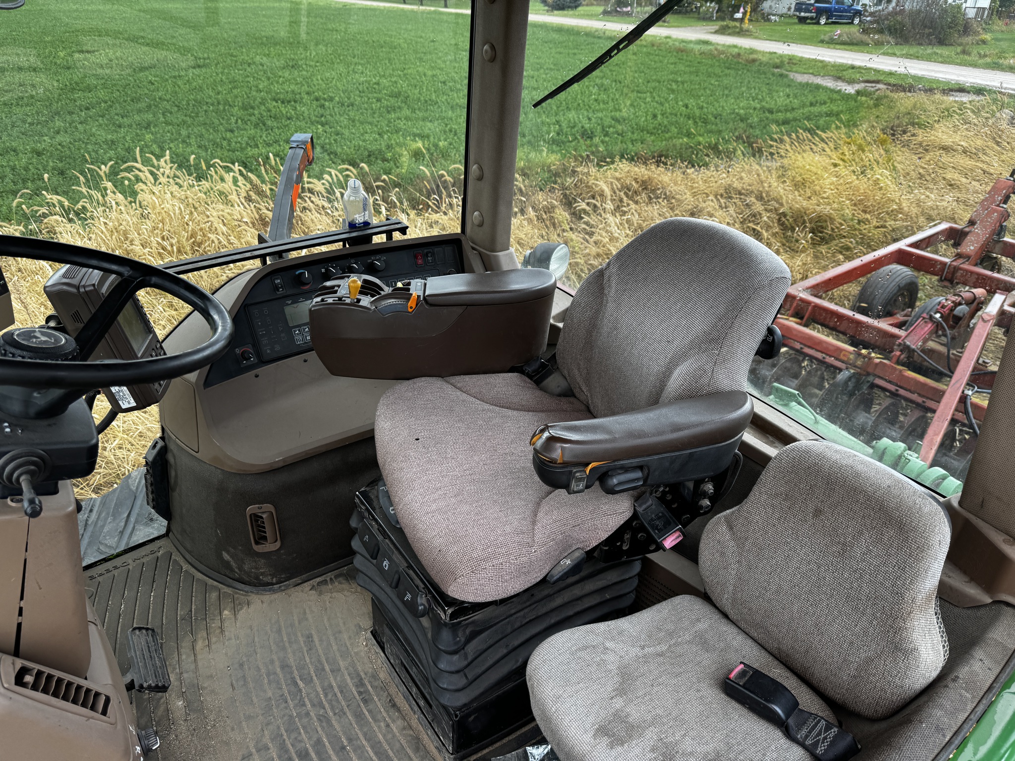 2003 John Deere 8320T Image 6