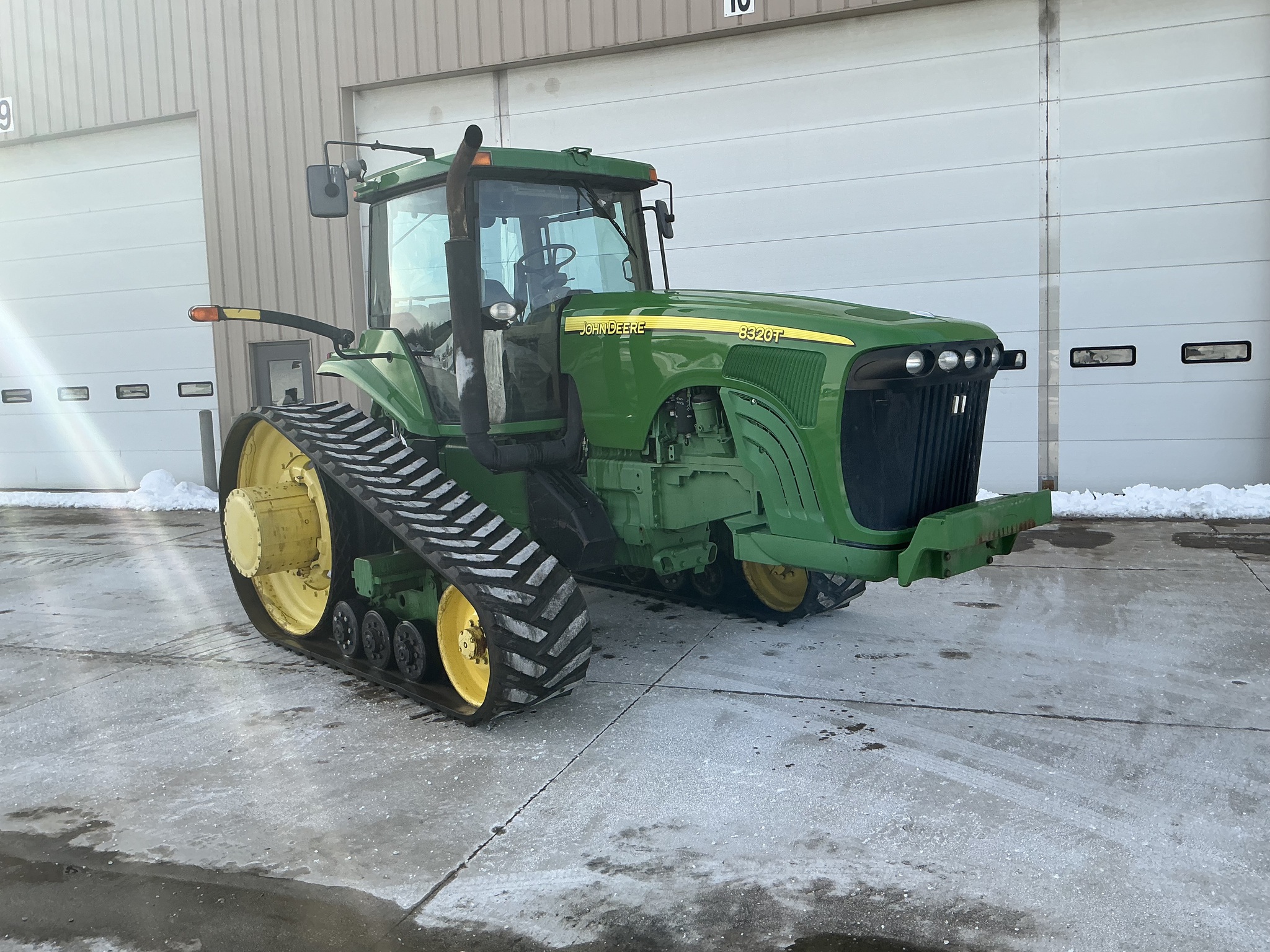 2003 John Deere 8320T Image 1