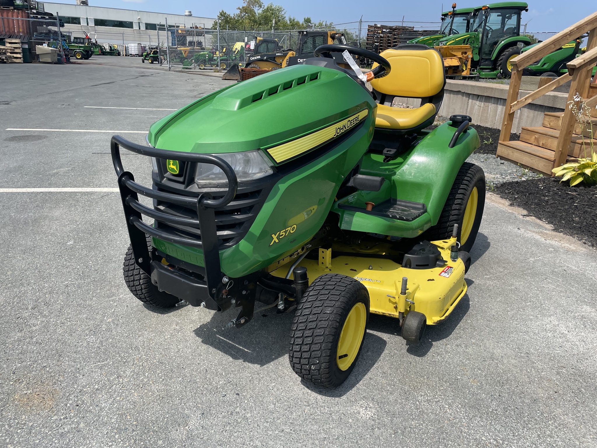 2016 John Deere X570 Image 1
