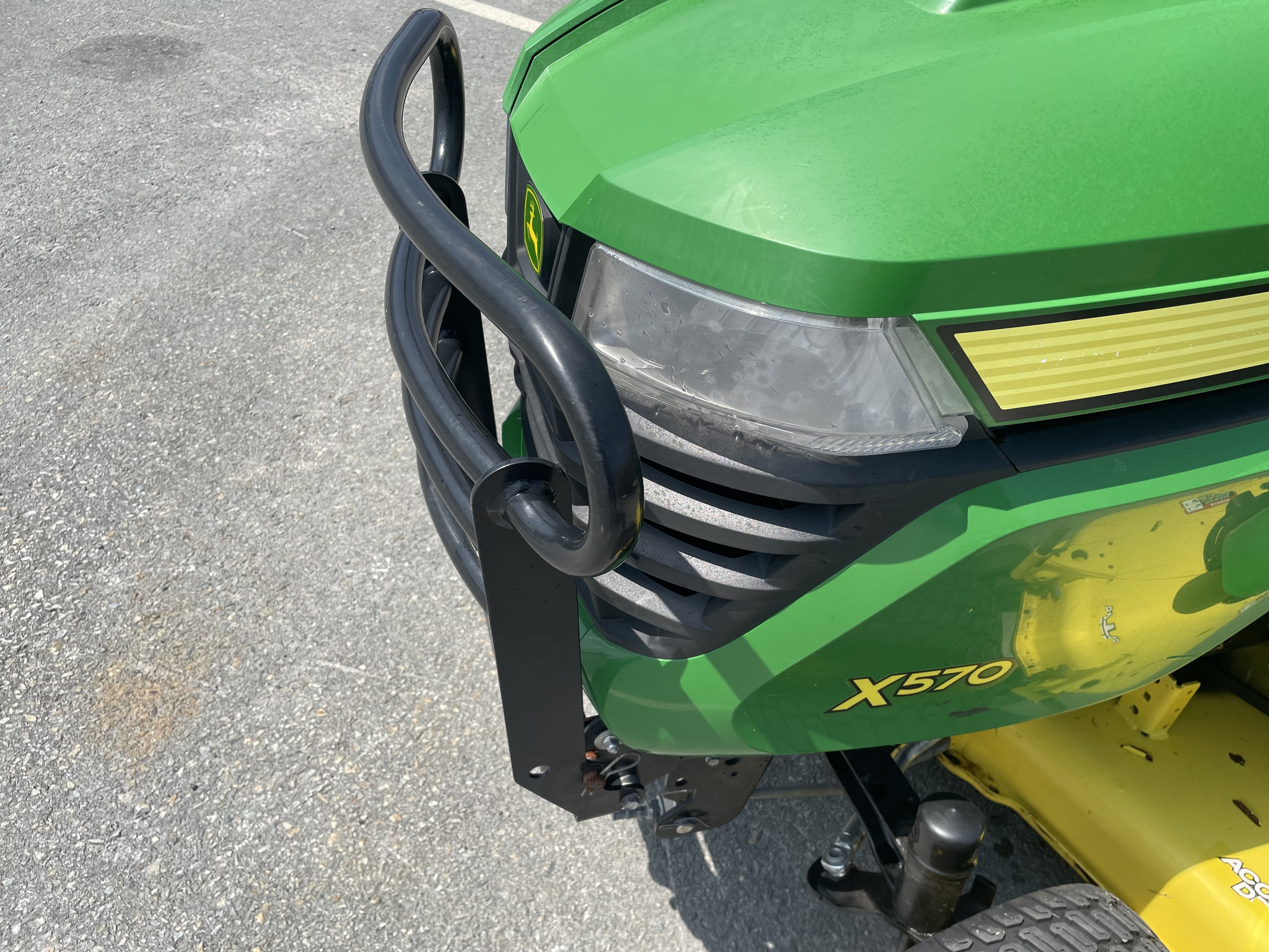 2016 John Deere X570 Image 7