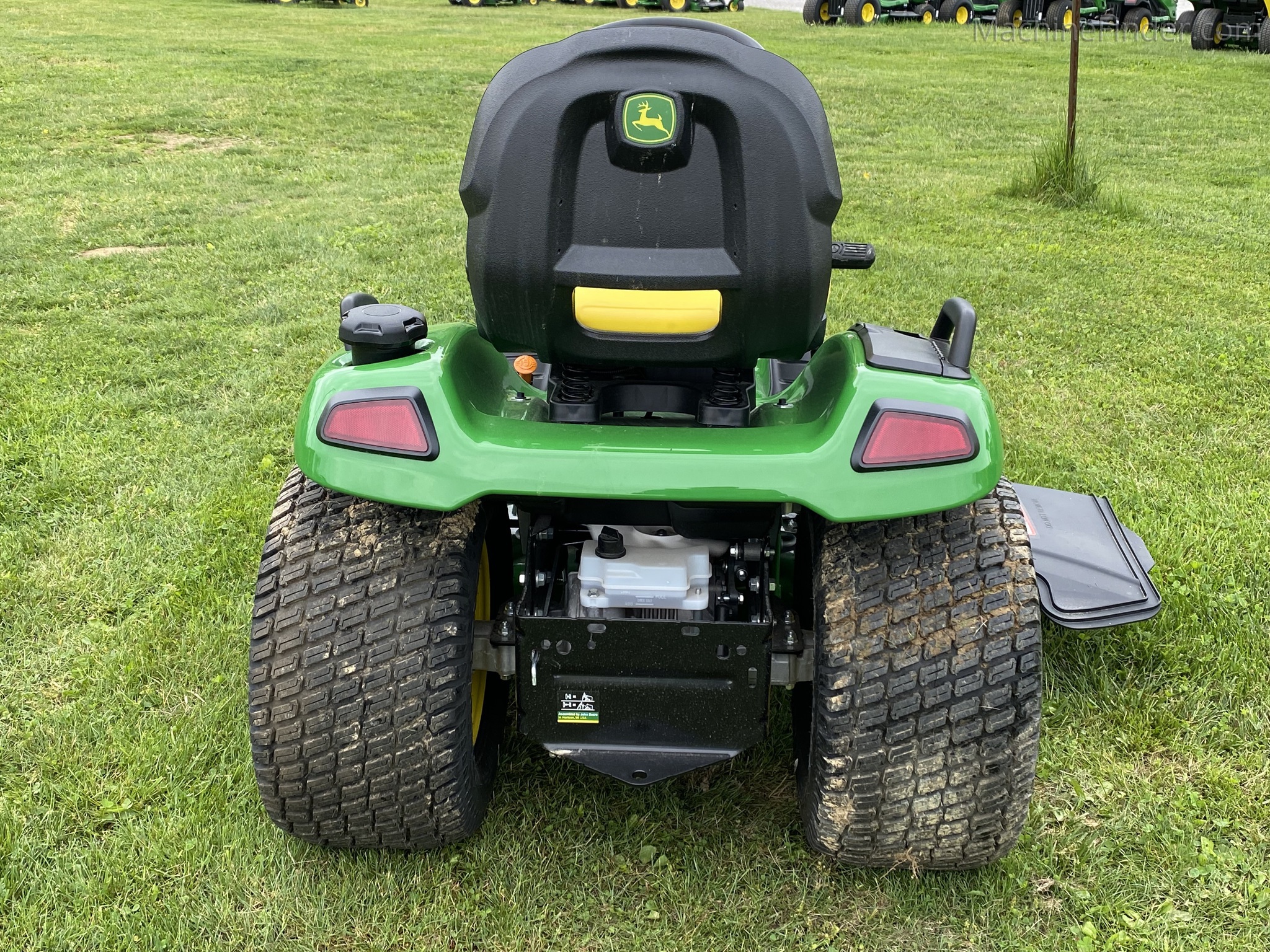 2025 John Deere x570 Image 4