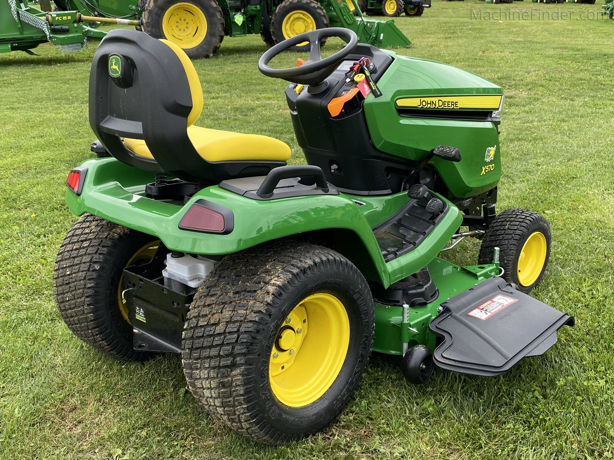 2025 John Deere x570 Image 3