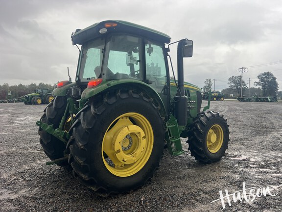 Photo of 2023 John Deere 6120E