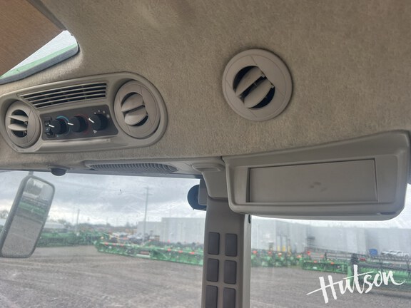 Photo of 2023 John Deere 6120E