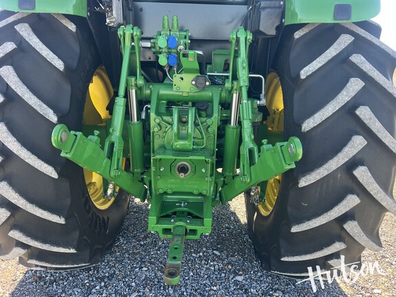 Photo of 2023 John Deere 6120E