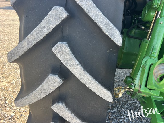 Photo of 2023 John Deere 6120E