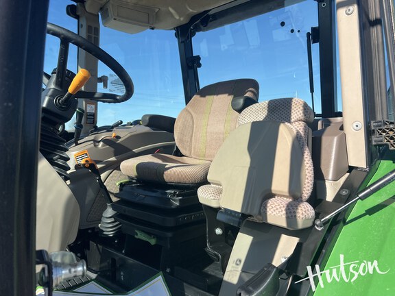 Photo of 2023 John Deere 6120E