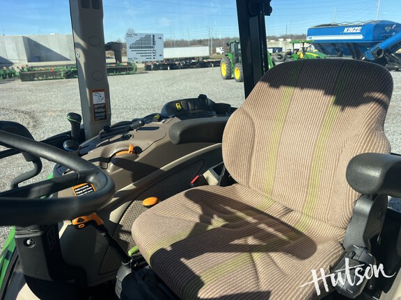 Photo of 2023 John Deere 6120E