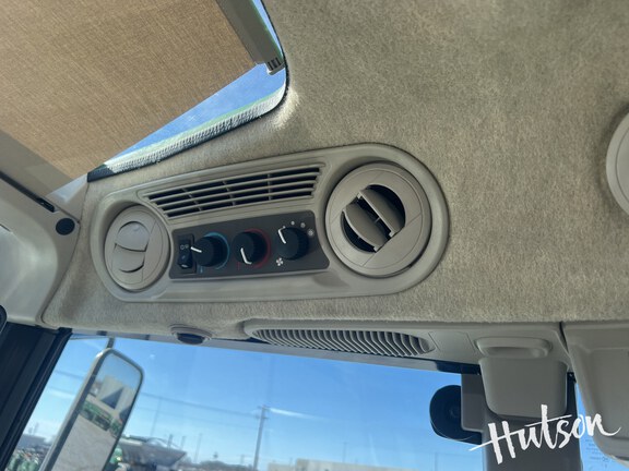 Photo of 2023 John Deere 6120E