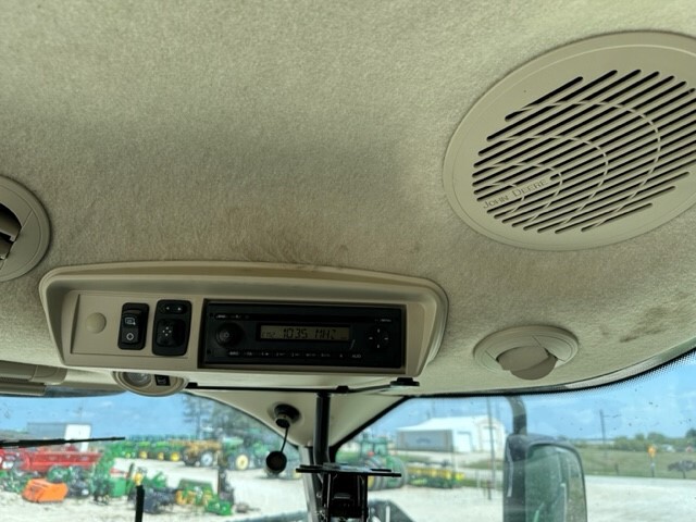 2013 John Deere S670 Image 29