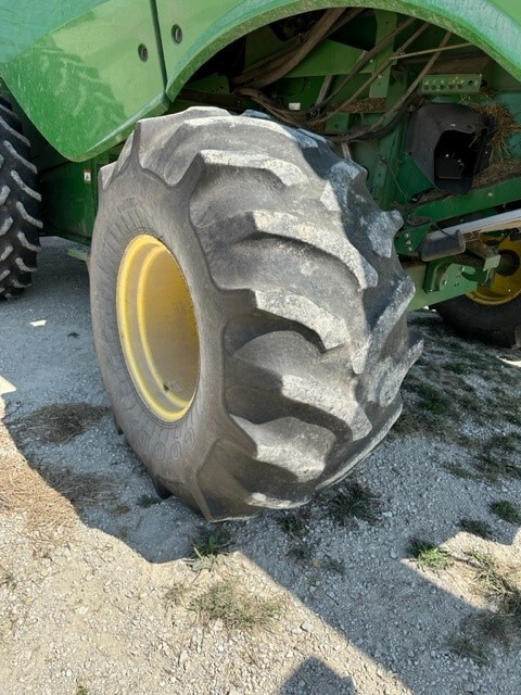 2013 John Deere S670 Image 20
