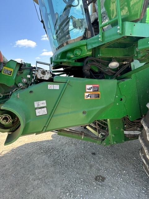 2013 John Deere S670 Image 25