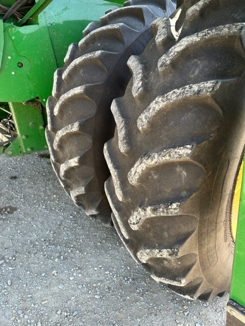 2013 John Deere S670 Image 23