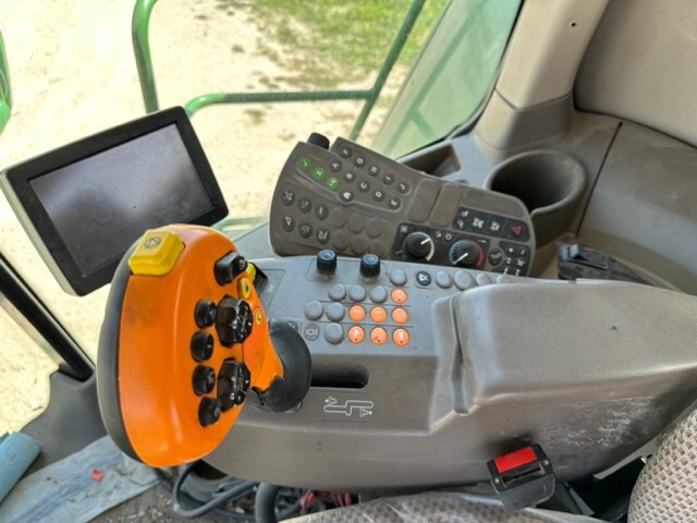 2013 John Deere S670 Image 27