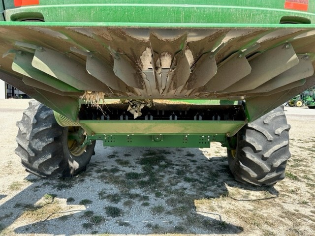 2013 John Deere S670 Image 14