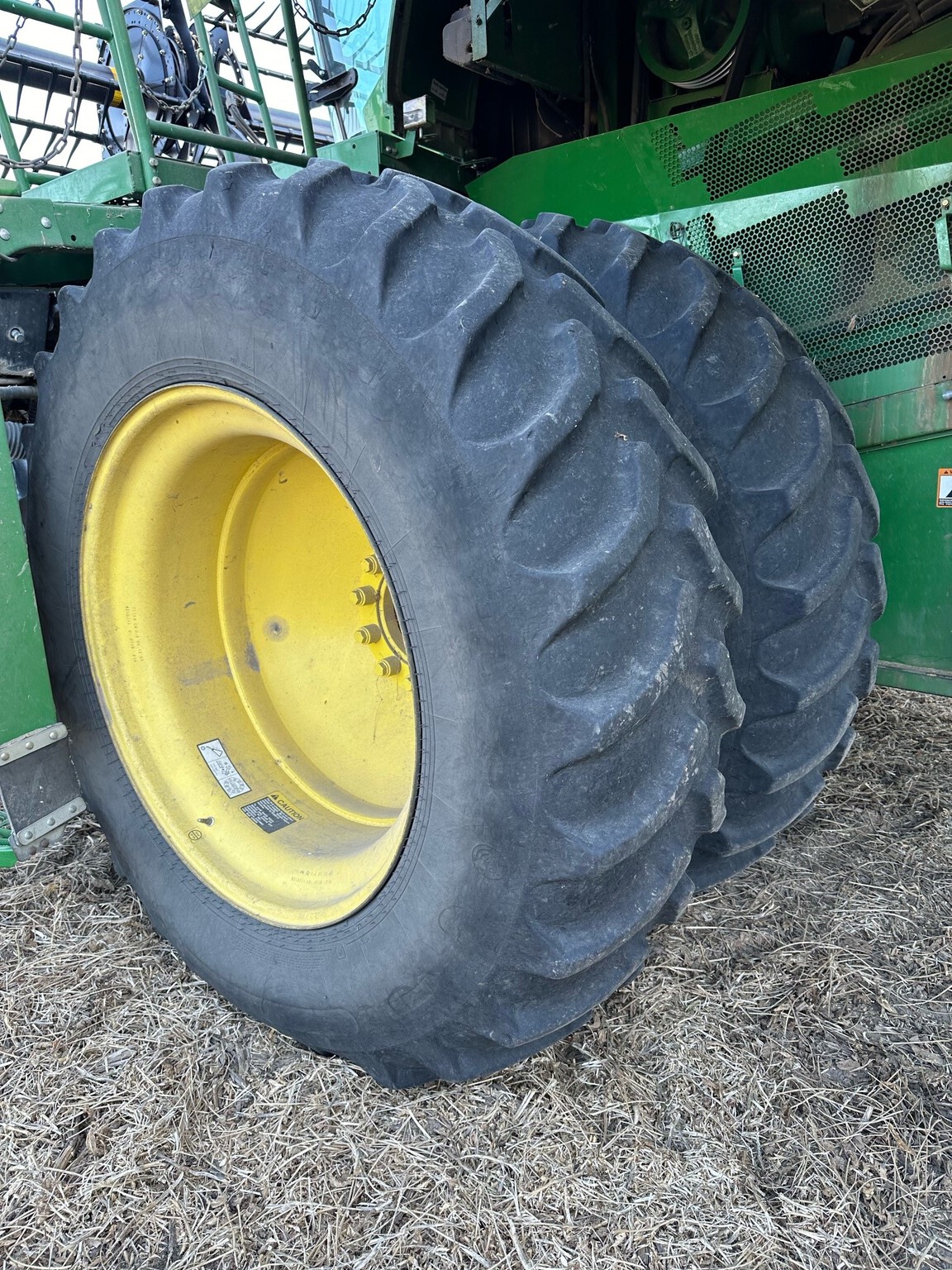 2013 John Deere S670 Image 7