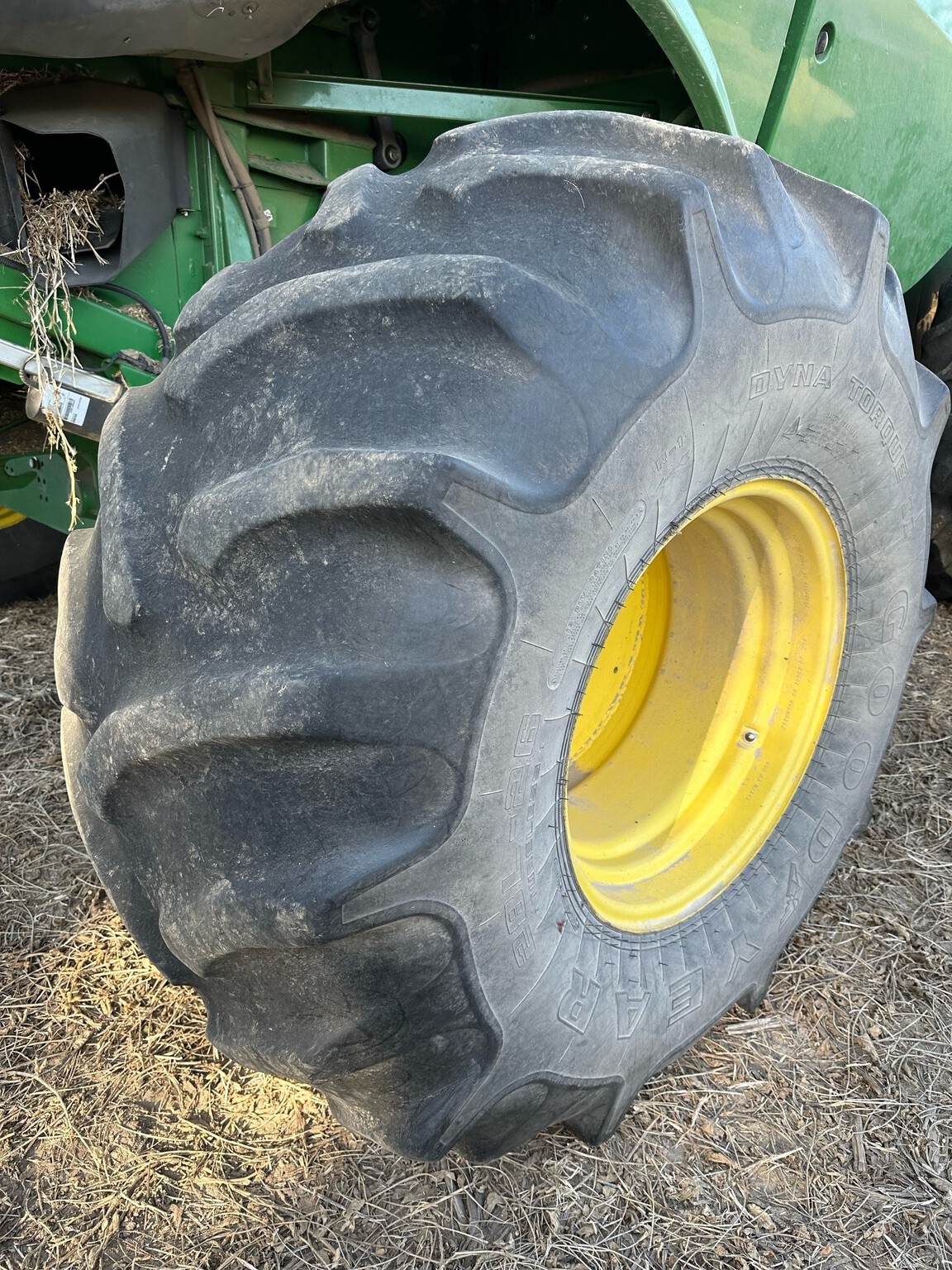 2013 John Deere S670 Image 9