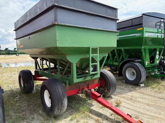  1995 Bradford 335A at Heritage Tractor in Mendota, IL