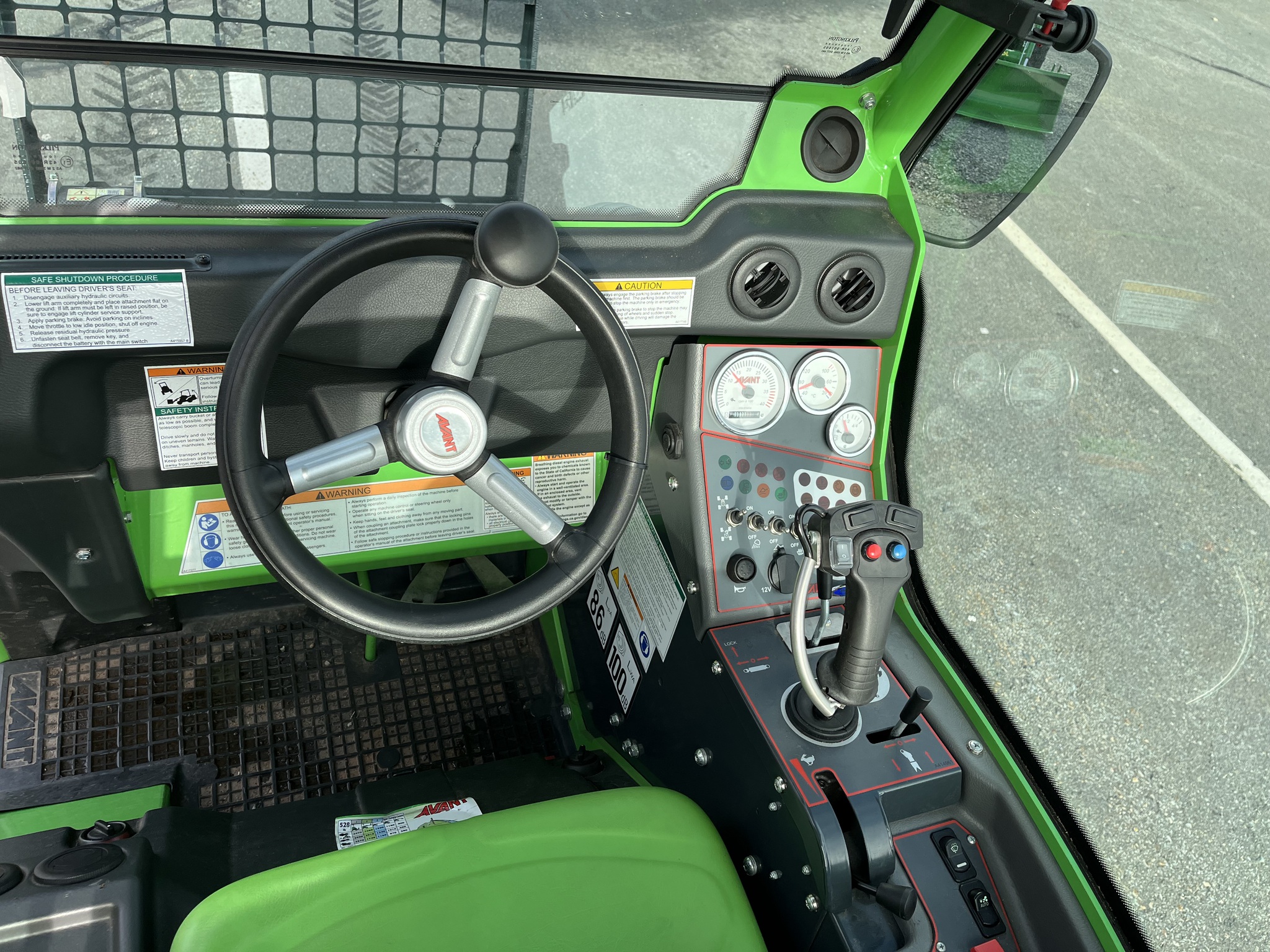 2023 Avant M528 Image 11