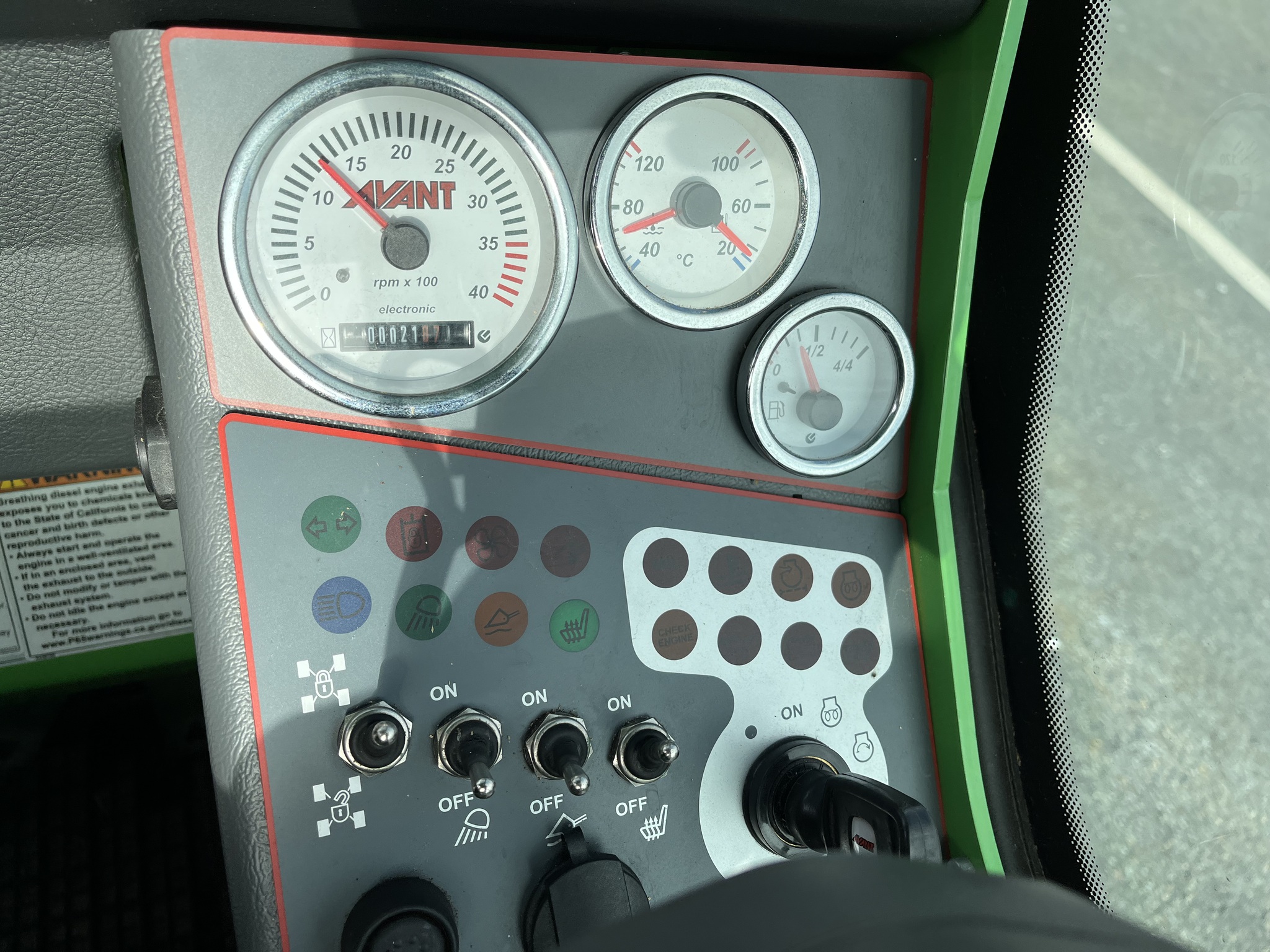 2023 Avant M528 Image 13