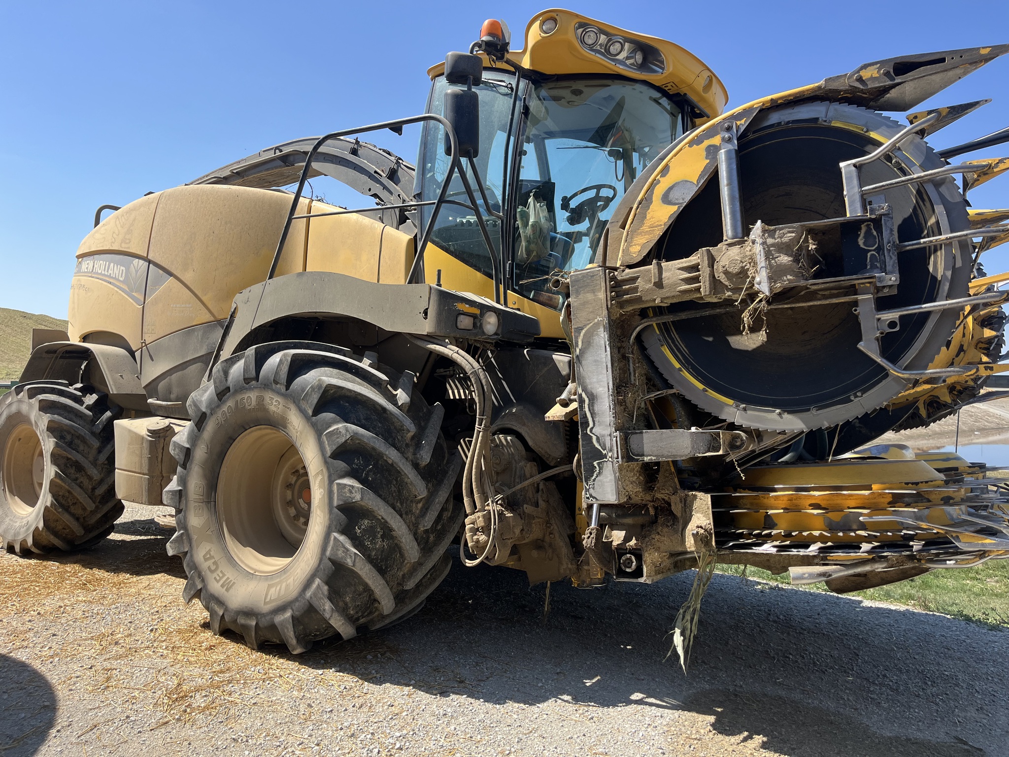 2015 New Holland FR600 Image 2