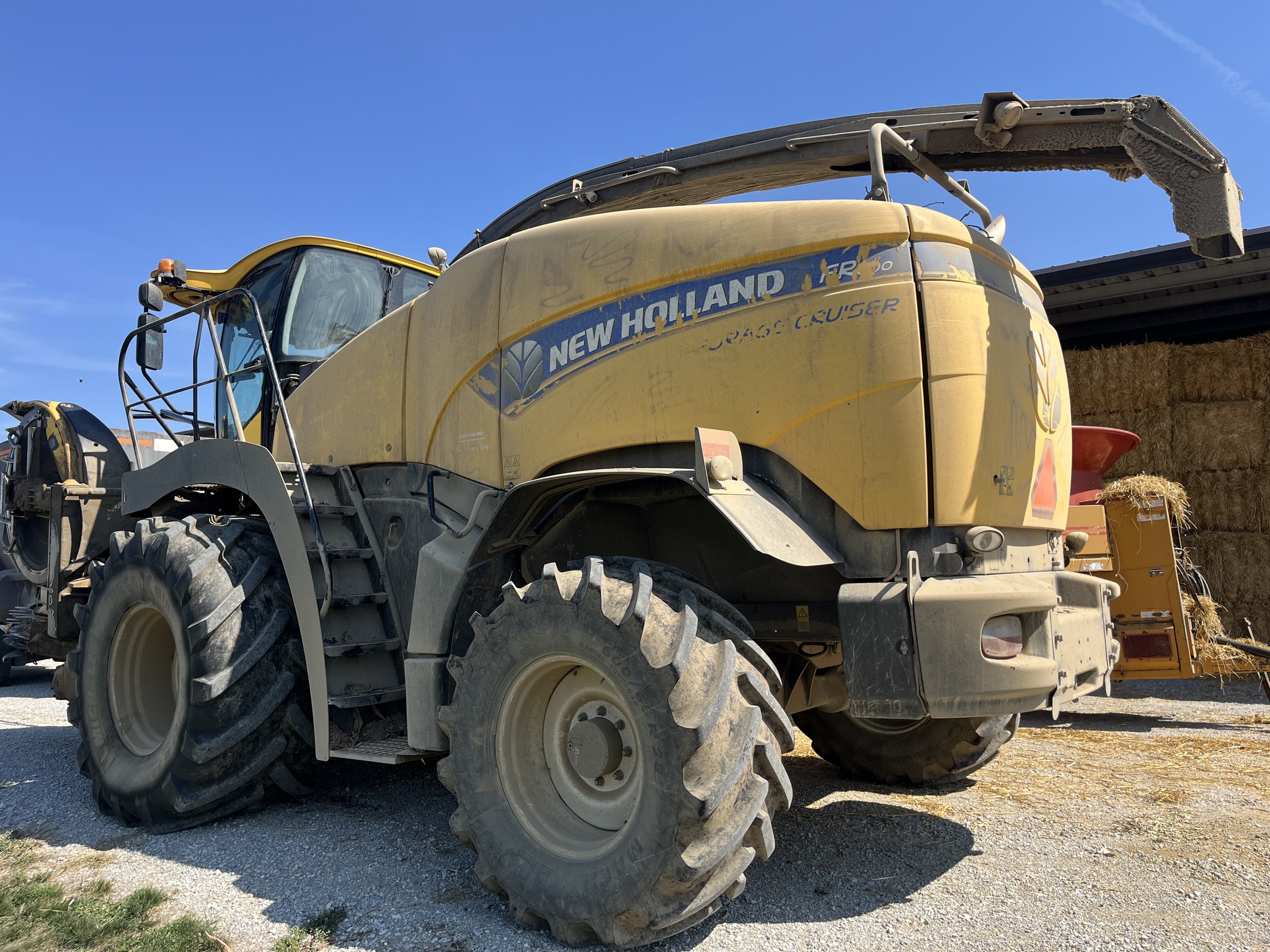 2015 New Holland FR600 Image 3