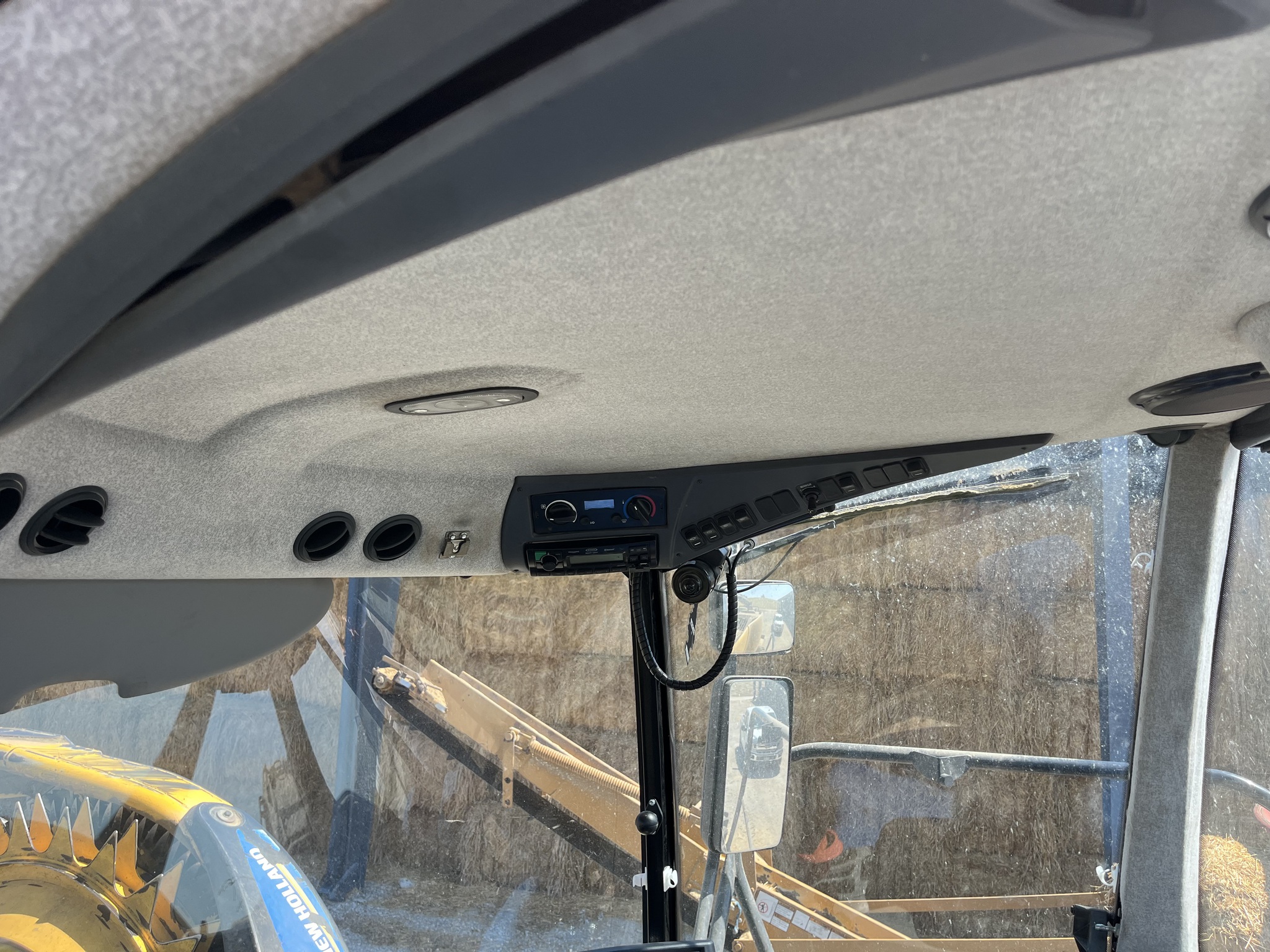 2015 New Holland FR600 Image 12