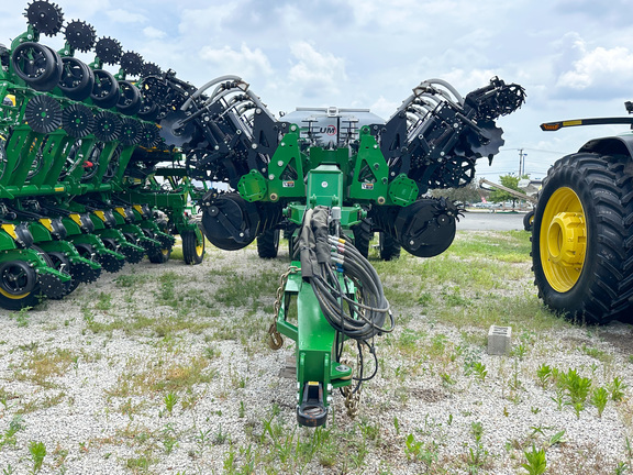 2024 Unverferth 2030-DT