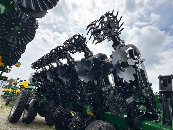 2024 Unverferth 2030-DT