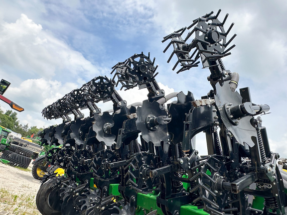 2024 Unverferth 2030-DT