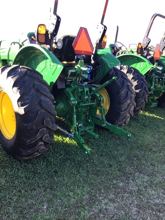 2023 John Deere 5090E Photo 4