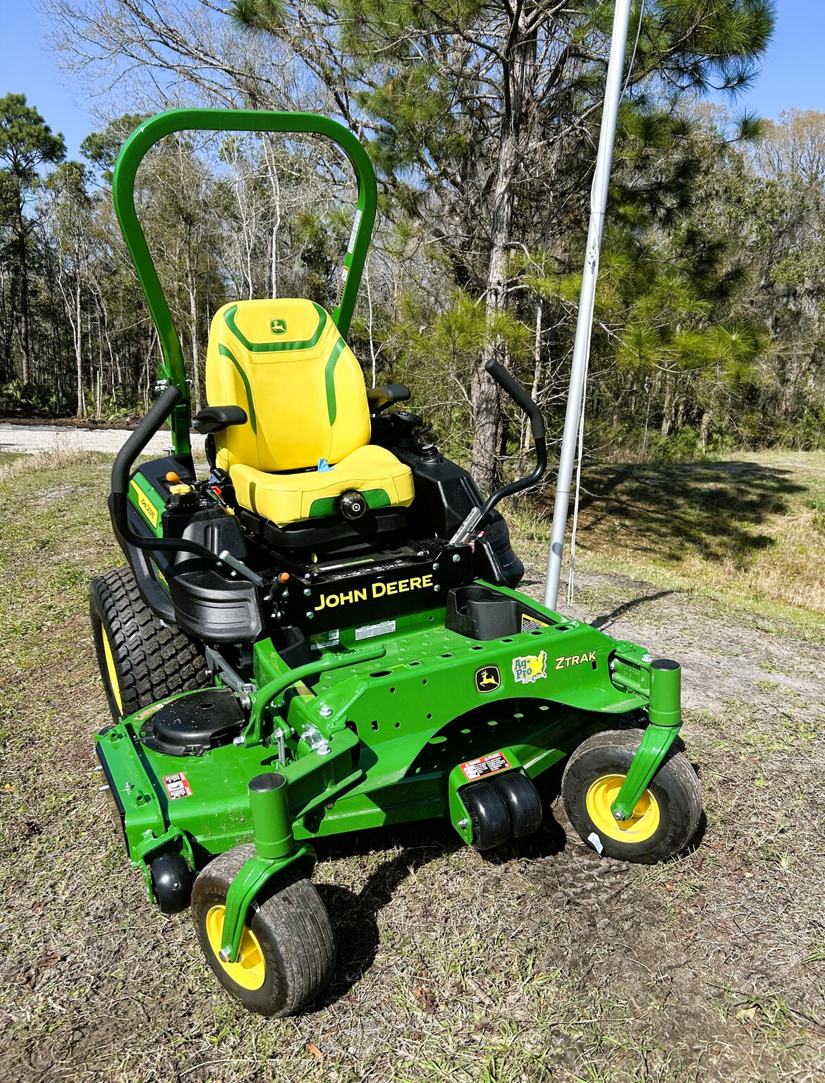 2024 John Deere Z930M Image 4