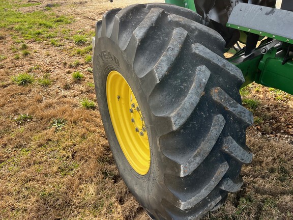 2012 John Deere T670