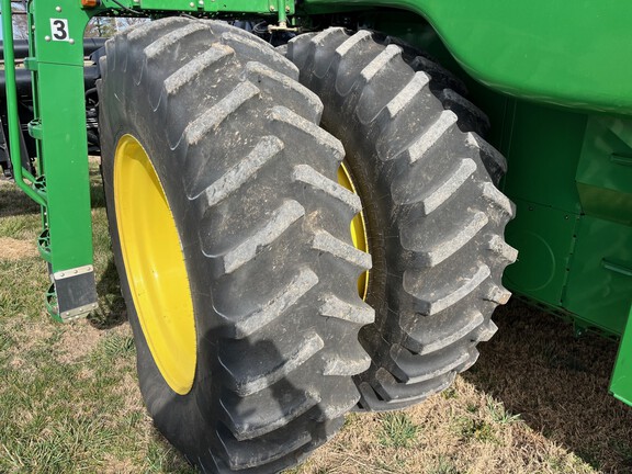 2012 John Deere T670