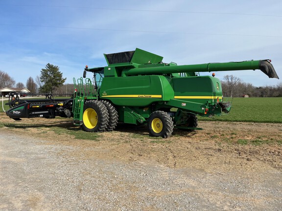 2012 John Deere T670