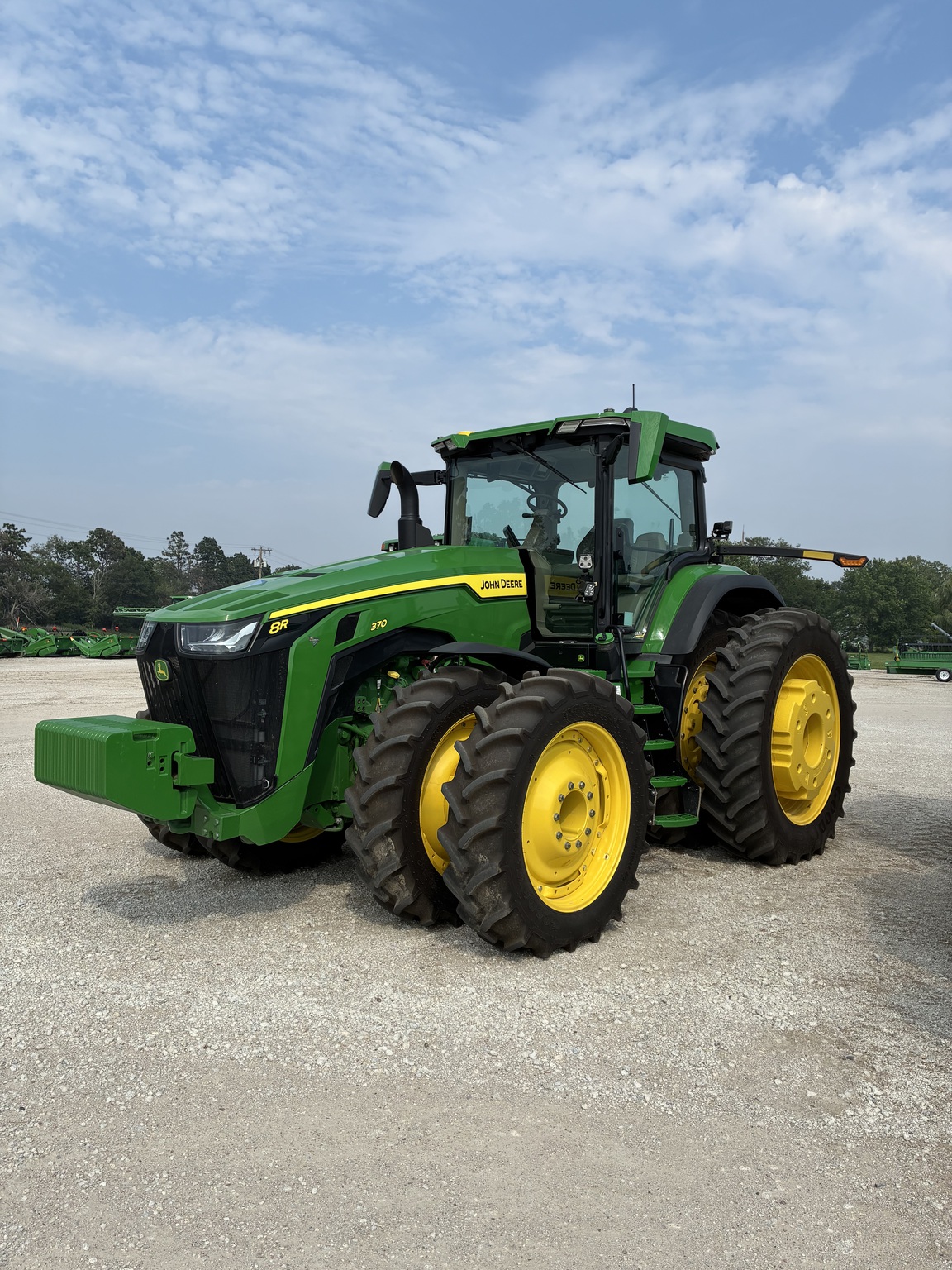 2024 John Deere 8R 370 Image 2