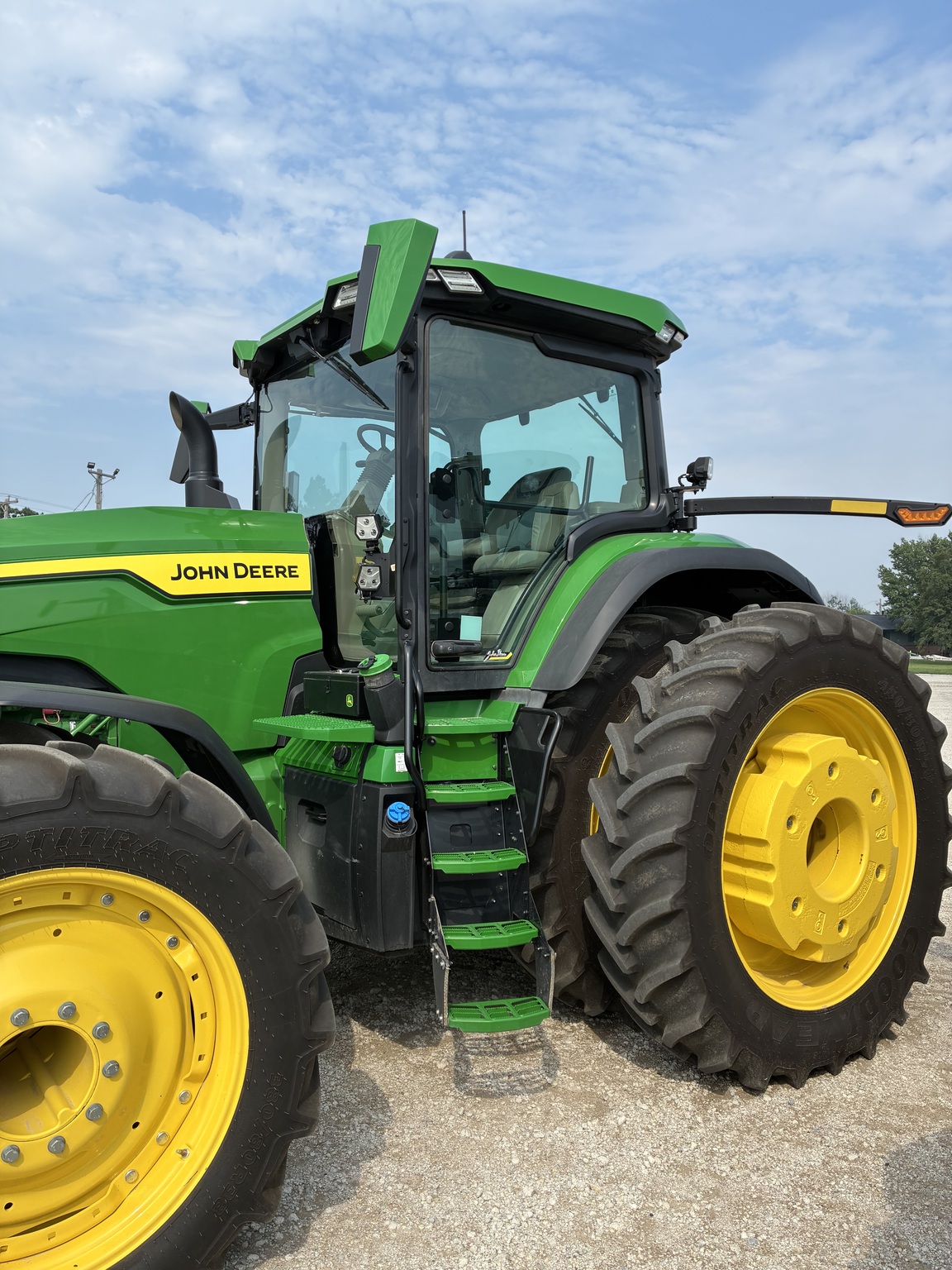 2024 John Deere 8R 370 Image 3
