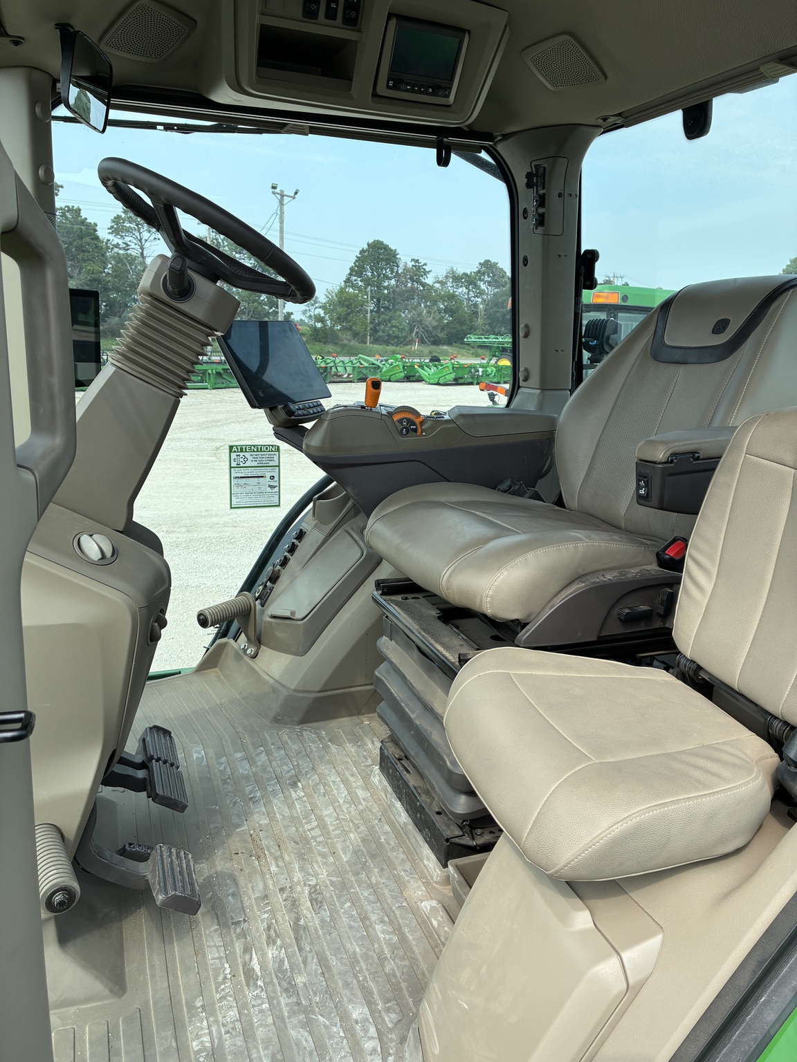 2024 John Deere 8R 370 Image 4