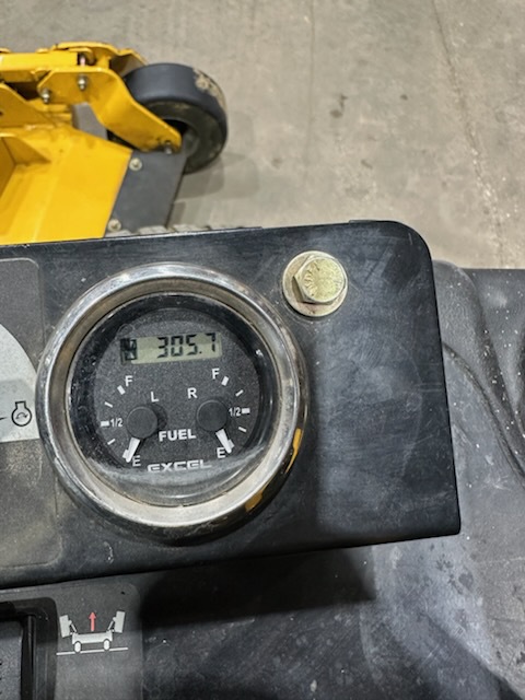2017 Hustler Super 104 36 Image 1