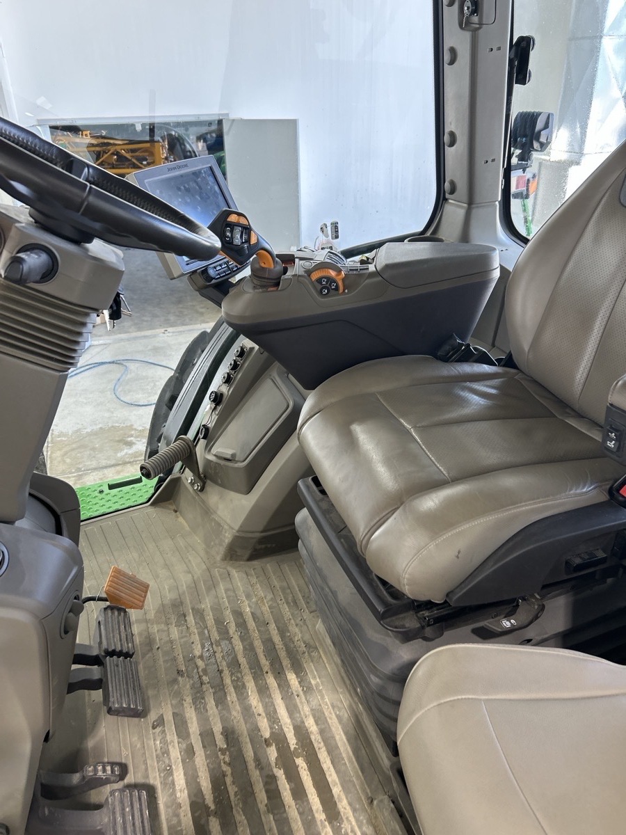 2023 John Deere 8R 340 Image 5