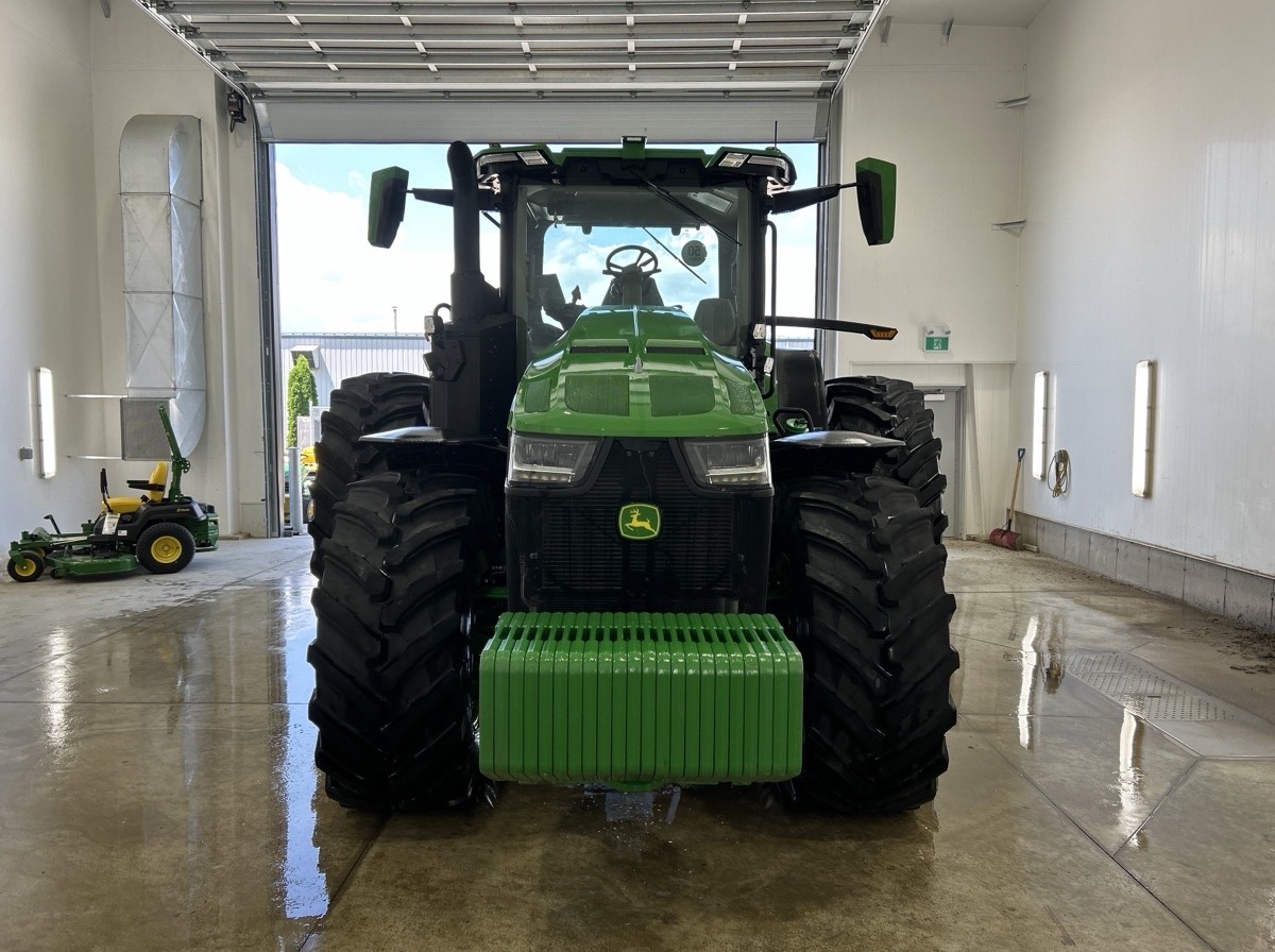 2023 John Deere 8R 340 Image 3