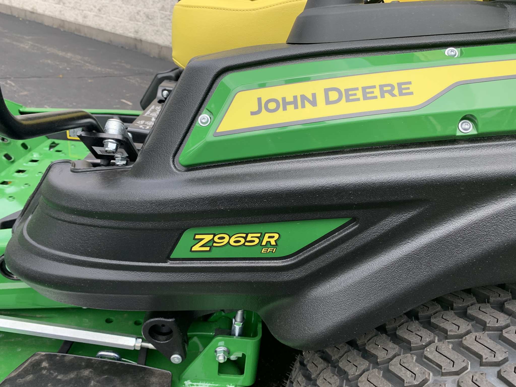 2025 John Deere Z965R EFI 60