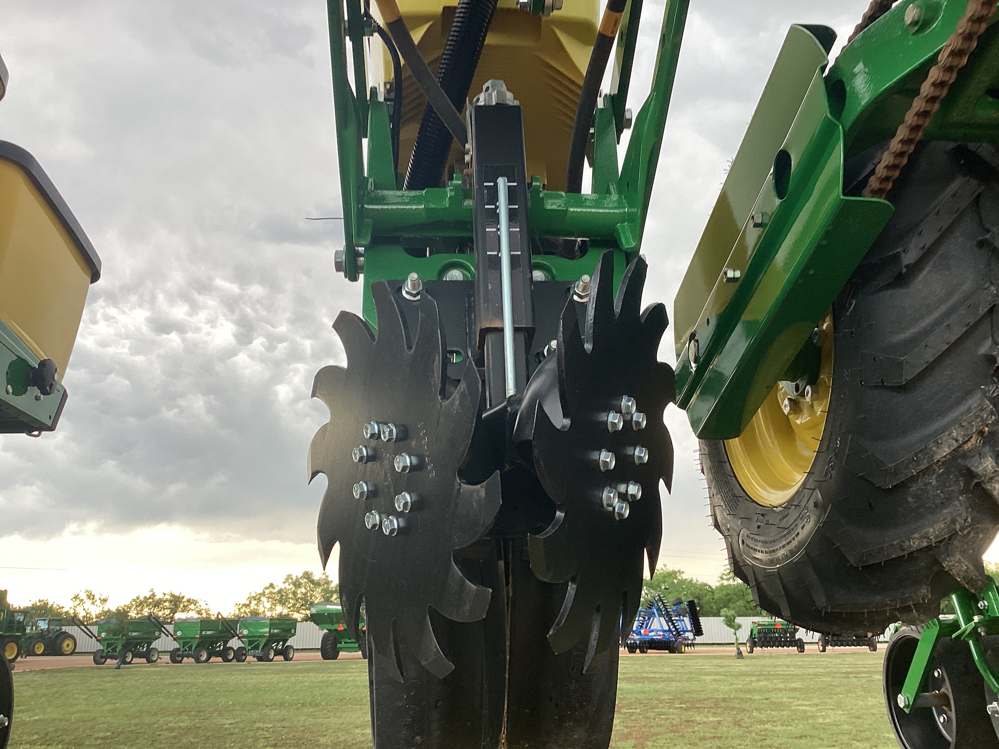 2024 John Deere 1725 Image 5