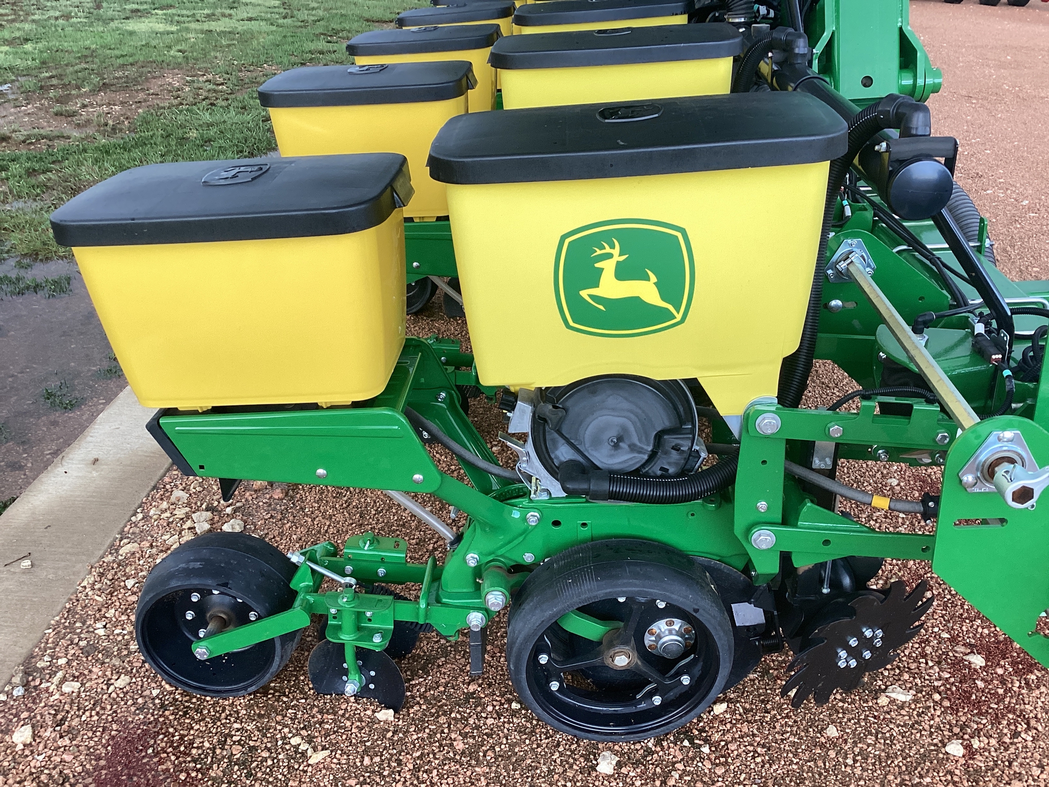 2024 John Deere 1725 Image 4