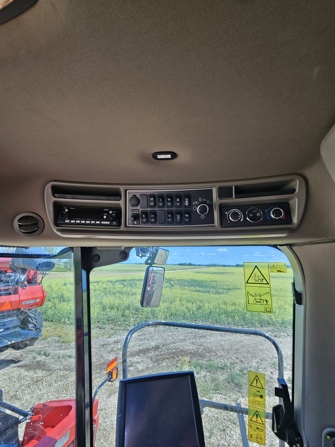 2022 Case IH 8250 Image 9