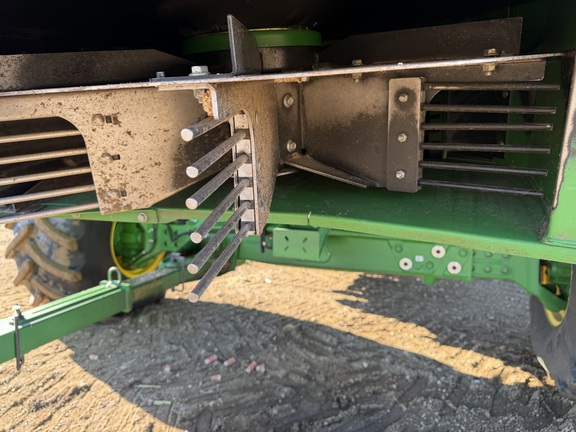 2024 John Deere X9 1100 - Photo25