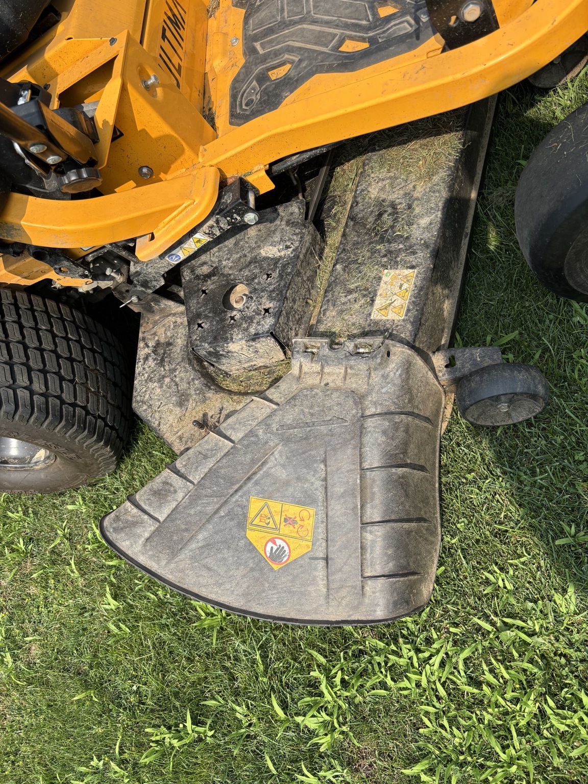 2022 Cub Cadet ZT2 60 Image 9
