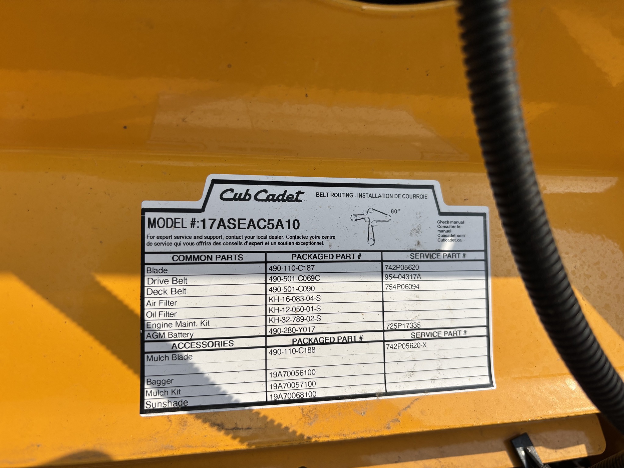 2022 Cub Cadet ZT2 60 Image 6