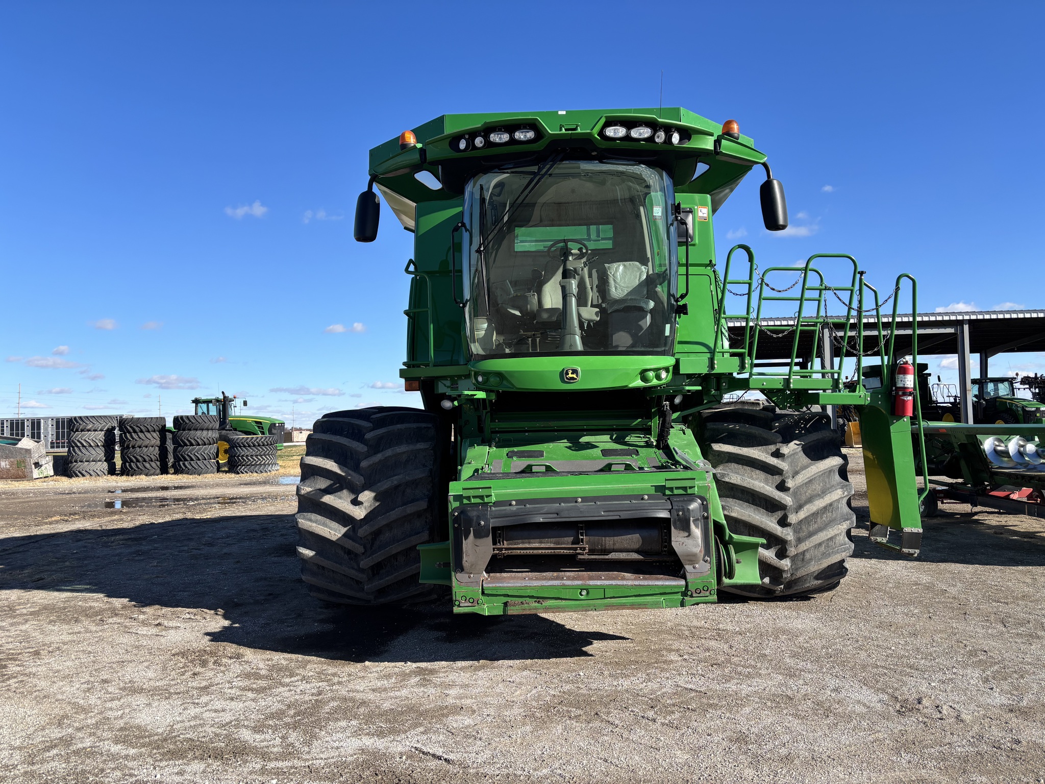  2013 John Deere S660 at Heritage Tractor in Carthage, IL